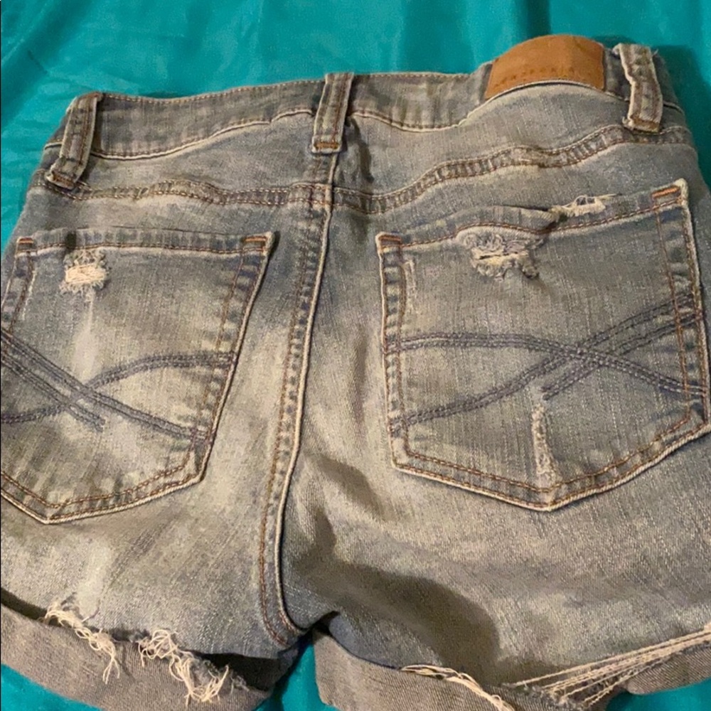Shorts - Picture 2 of 3
